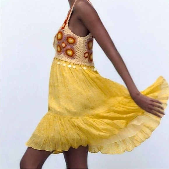Zara limited edition crochet dress in yellow - Large - Picture 3 of 7